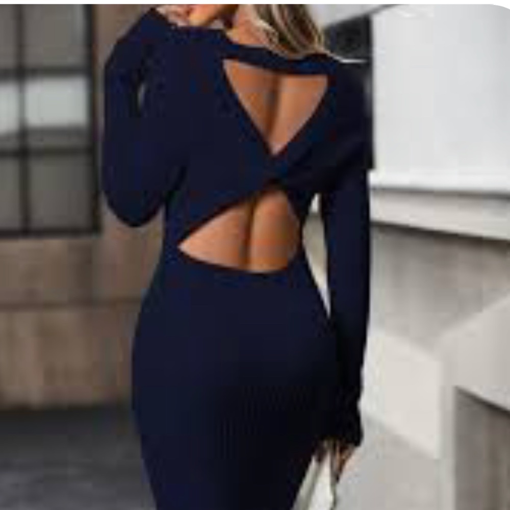 Black Twist Back Cut-Out Bodycon Sweater Dress | Midi | Size Medium